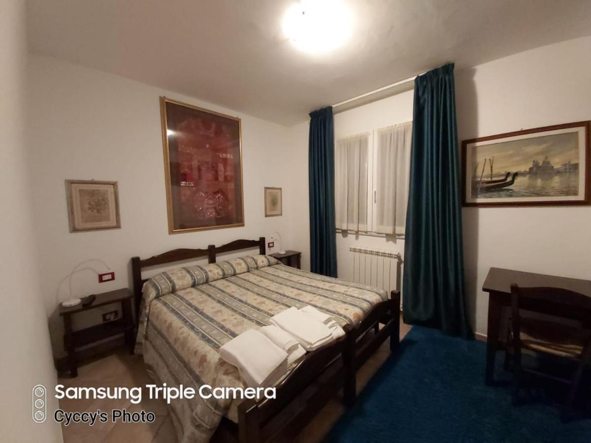 Bed & Breakfast 4U Parcheggio Interno Кьявари Экстерьер фото